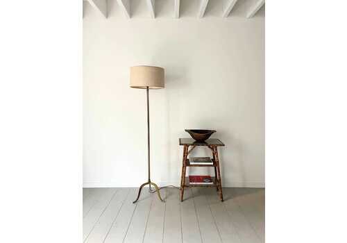 Mid Century Brass Floor Lamp With Slim Reeded Stem And Arch Feet, 20th Century Vintage Original Rewired And Pat Tested