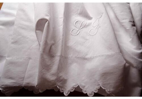 So Pretty! White Linen Sheet, Scalloped Edging
