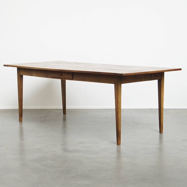 Timeless And Characterful Antique Dining Table For At Least 6 People.