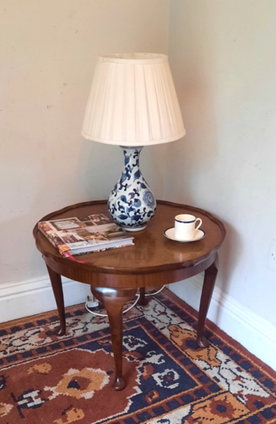 Vintage Antique Round Mahogany Side Table Lamp Table With Piecrust Edge