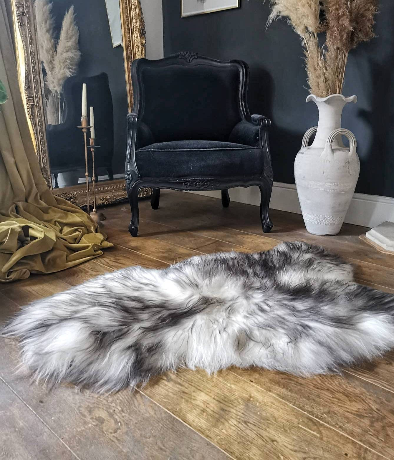 A Beautiful Premium Icelandic Sheepskin Rug Black And White Icelandic Sheepskin Rug Black And White
