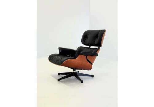 Eames Lounge Chair Door Charles En Ray Eames Voor Vitra