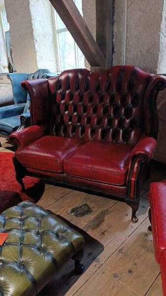 Living Room Queen Anne Chesterfield Sofa Edwardian Style Red