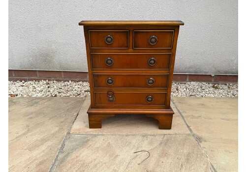 Small Vintage Antique Chest Of Drawers / Bedside Table / Side Table / Lamp Stand / Night Stand