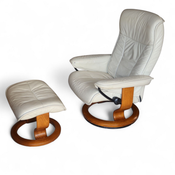 Vintage Cream Leather Ekornes Stressless Recliner Armchair With
