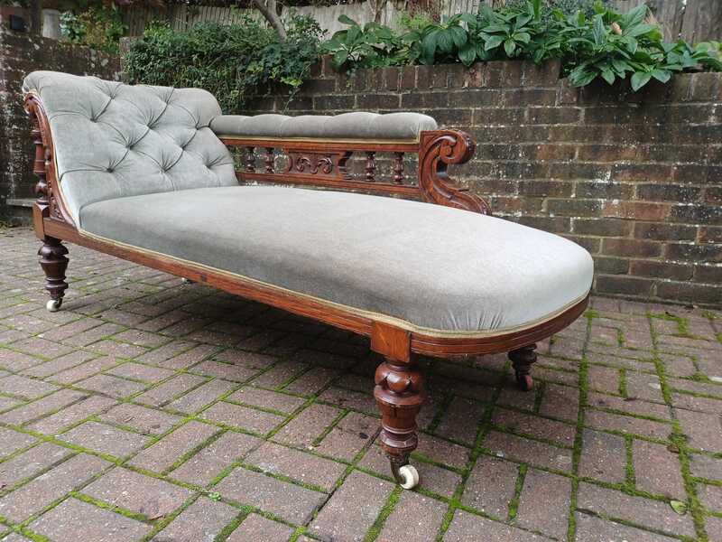 Antique Victorian Chaise Longue Daybed In Carved Oak With Button