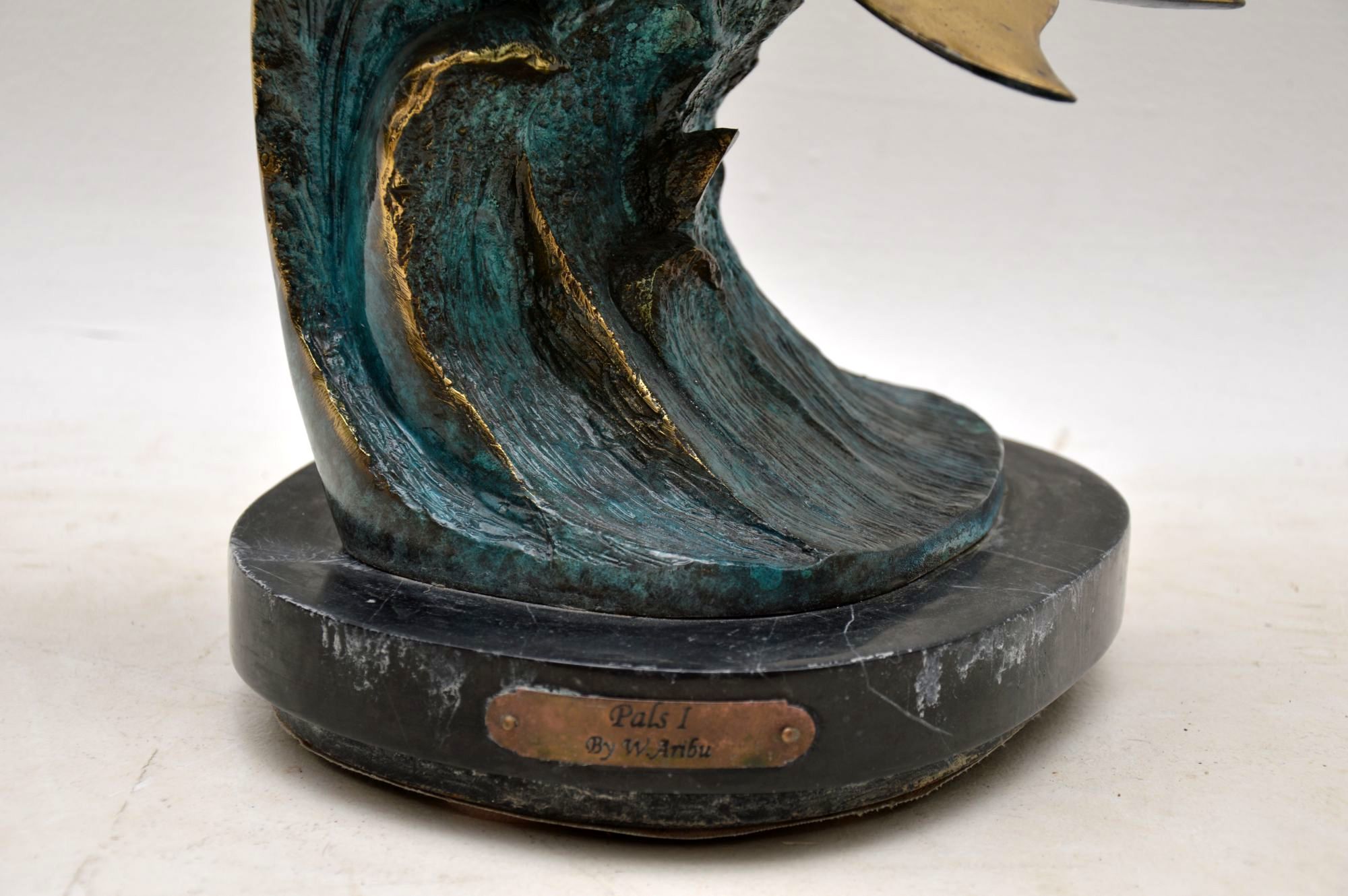 w aribu sculpture