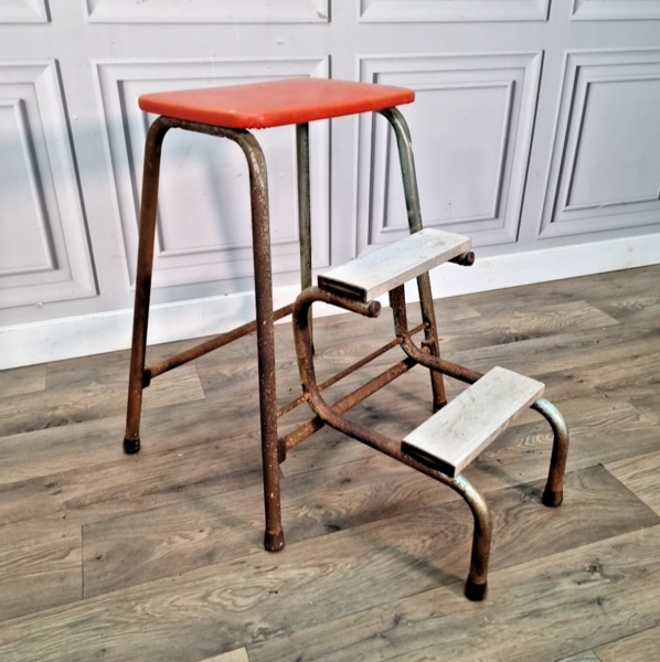 Vintage Kitchen Step Stool – Retro Industrial Metal Folding Ladder
