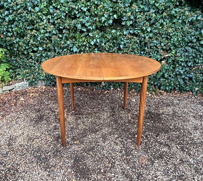 ダイニングテーブル G-PLAN g-plan Round Extension Table Round Extendind dining table by G-Plan - Vintage14.com