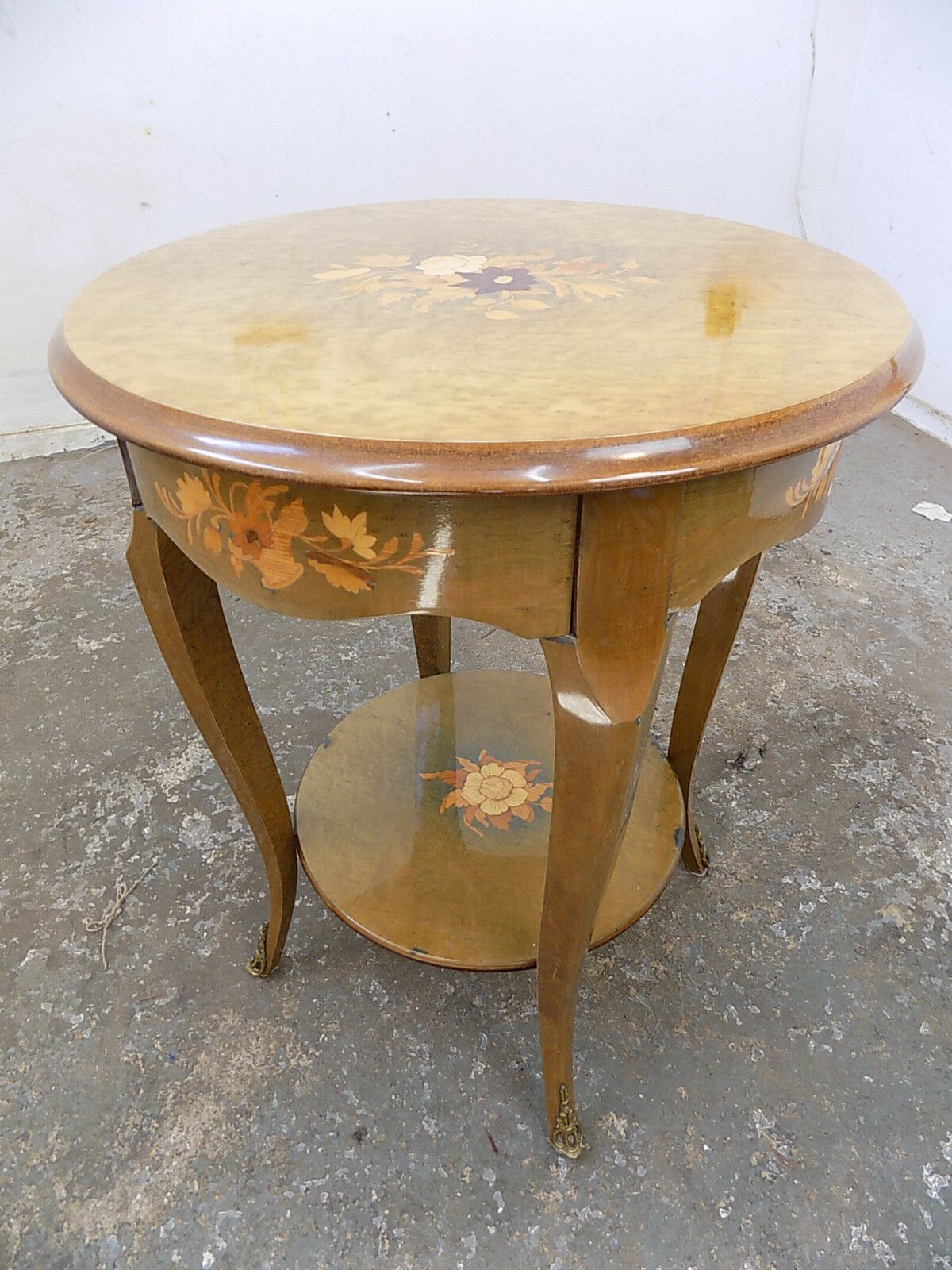 Vintage Round 2 Tier Birds Eye Maple Fl Cabriole Legs End Table Side