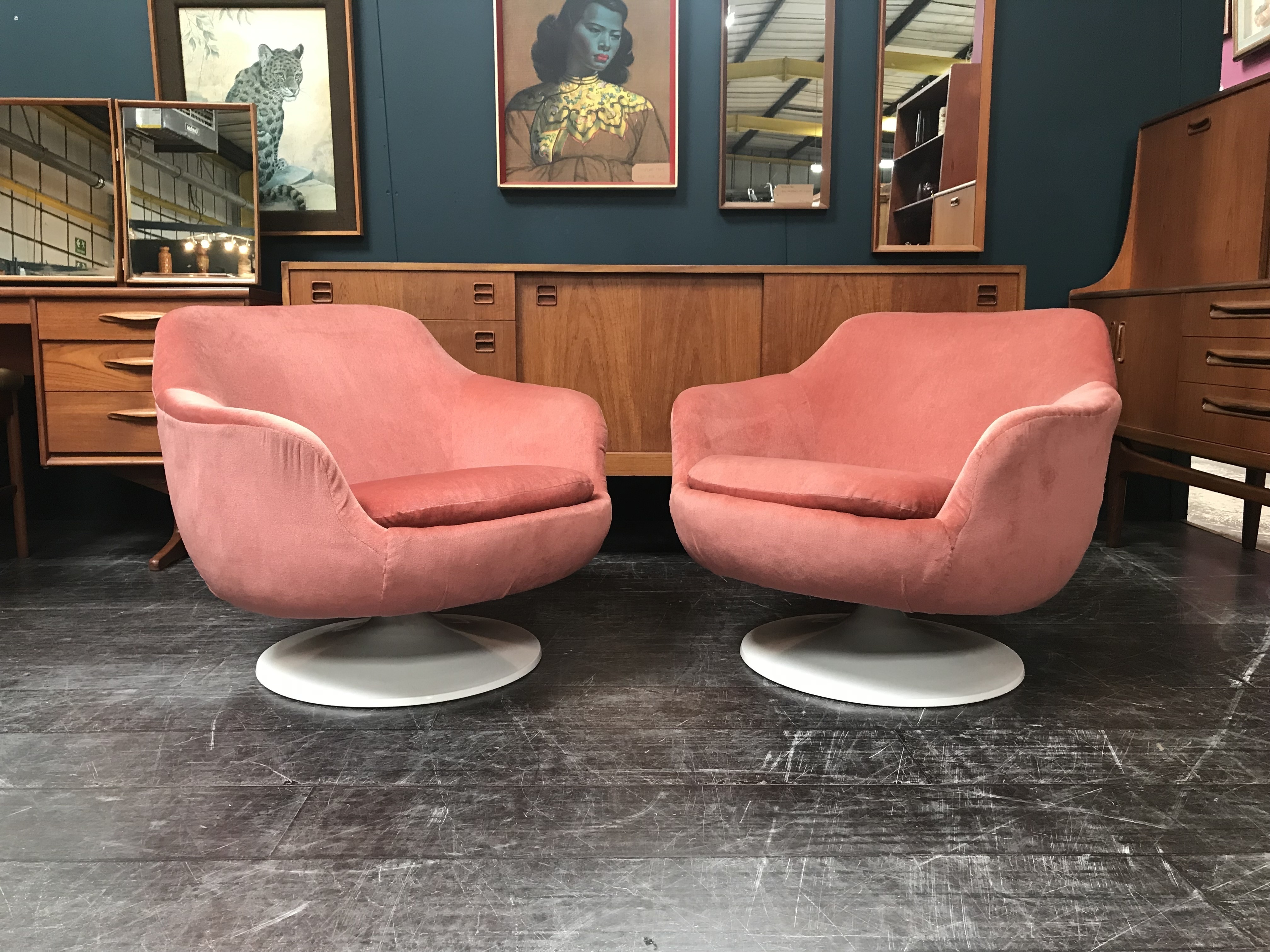 Pair Of Pink Mid Century Swivel Armchairs By Swedfurn