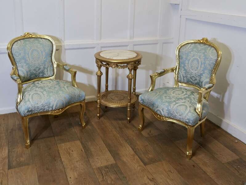 A Superb Pair Of French 19th Century Gilt Salon Chairs | Vinterior