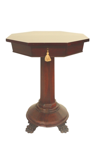 Mid 19th Century William IV Mahogany Work Box On Paw Feet With Fitted Interior