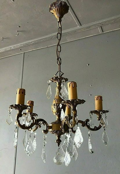 Vintage Chandelier Lighting with Crystal Glass Lamp Shades and Wooden Fittings. Mid Century Chandelier. Vintage Chandelier Lighting with Crystal Glass Lamp Shades and Wooden Fittings. Mid Century Chandelier.