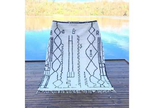 Moroccan White And Black Beni Urain Carpet 210x285 Cm, Berber Beni Ouarain Carpet