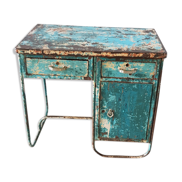 Old Metal Desk Vinterior