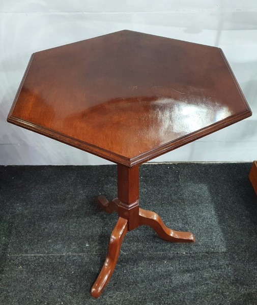 Large Mahogany Pedestal Wine Table Late 19th Century/ Early 20th