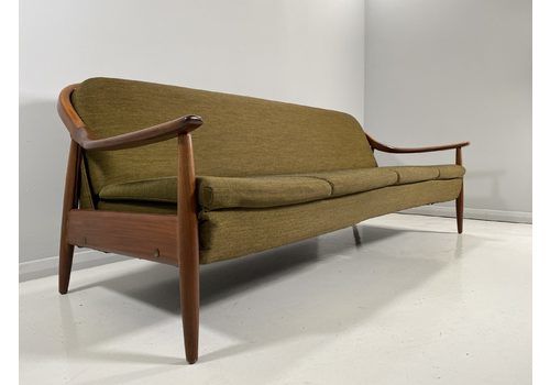 Greaves & Thomas Davenport Put U Up Sofabed