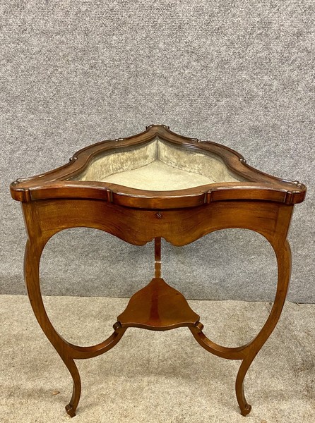 Serpentine Shaped Bijouterie Table