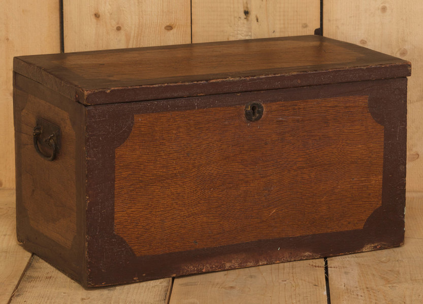 Grained Trunk