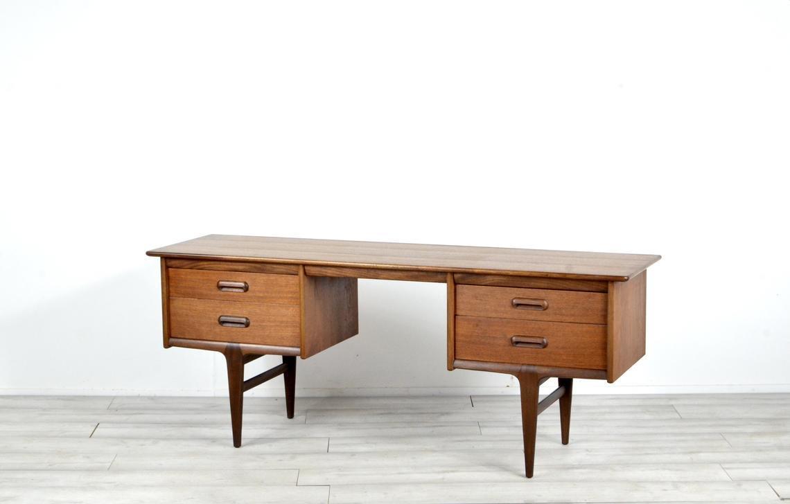 smart and sophisticated vintage desks vinterior