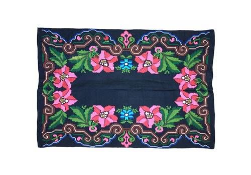 Romanian Vintage Carpet, Bed Or Sofa Cover, Throw With Delicate Flowers. Tapis Roumain. Couverture Vintage Fait Main En Roumanie