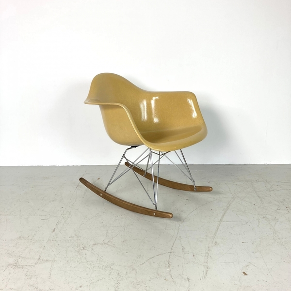 Eames Herman Miller Rar Rocking Chair In Light Ochre Herman Miller Herman Miller Vinterior