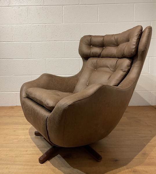 Mid Century Vintage Retro Parker Knoll "Statesman" Swivel Chair 1960's