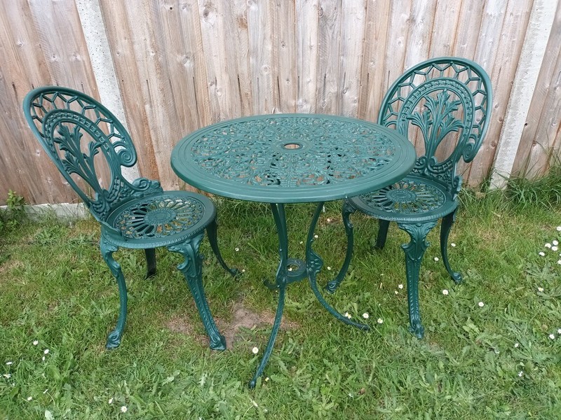Vintage Cast Aluminium Garden Round Table & Chairs Victorian Style