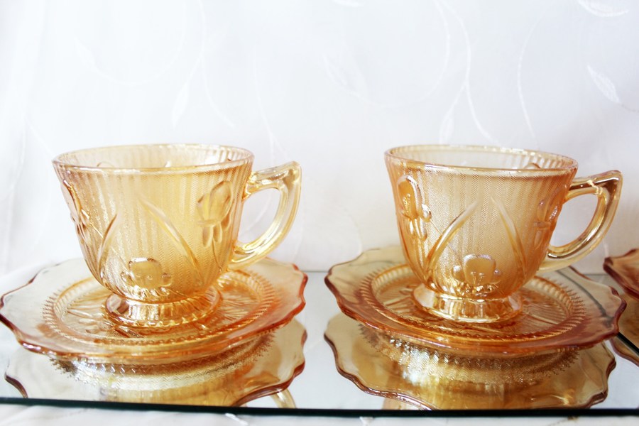 4 Vintage Iris Herringbone Carnival Glass cup and saucers, depression