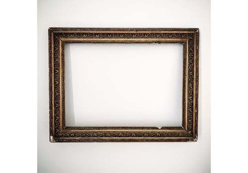 Giltwood Frame With Planter Motif