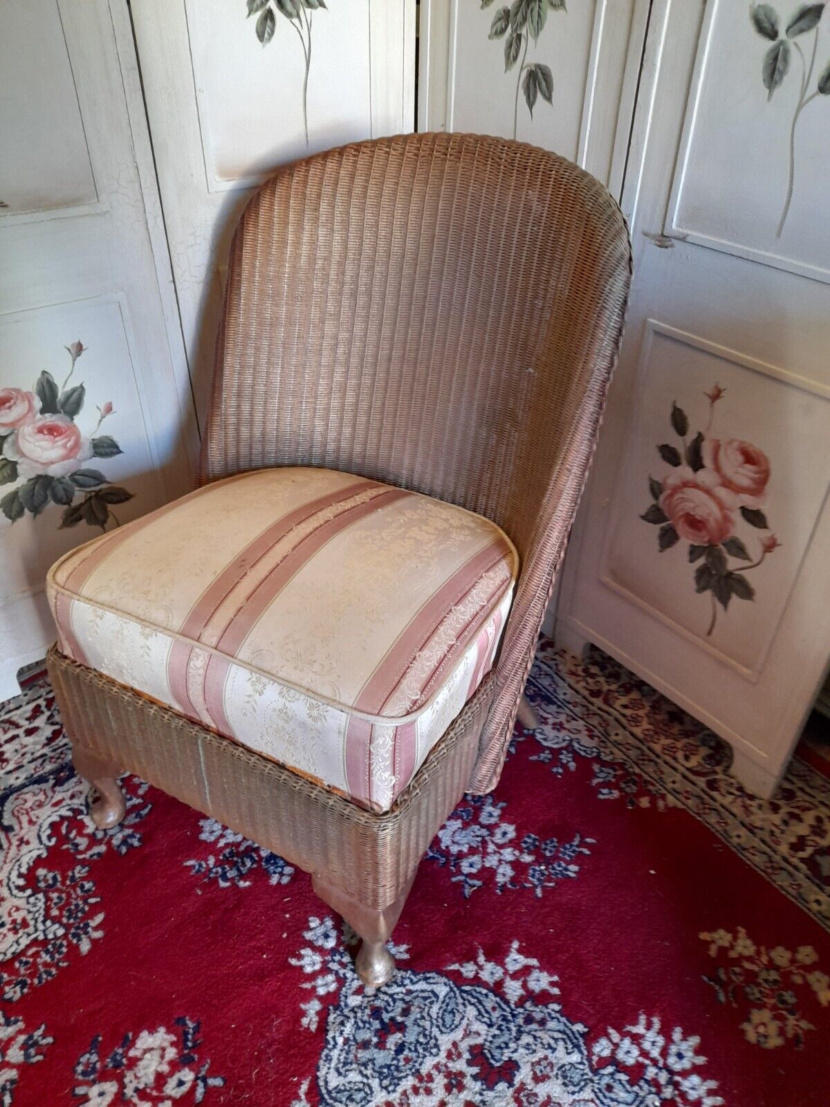 Wicker nursing chair 2025