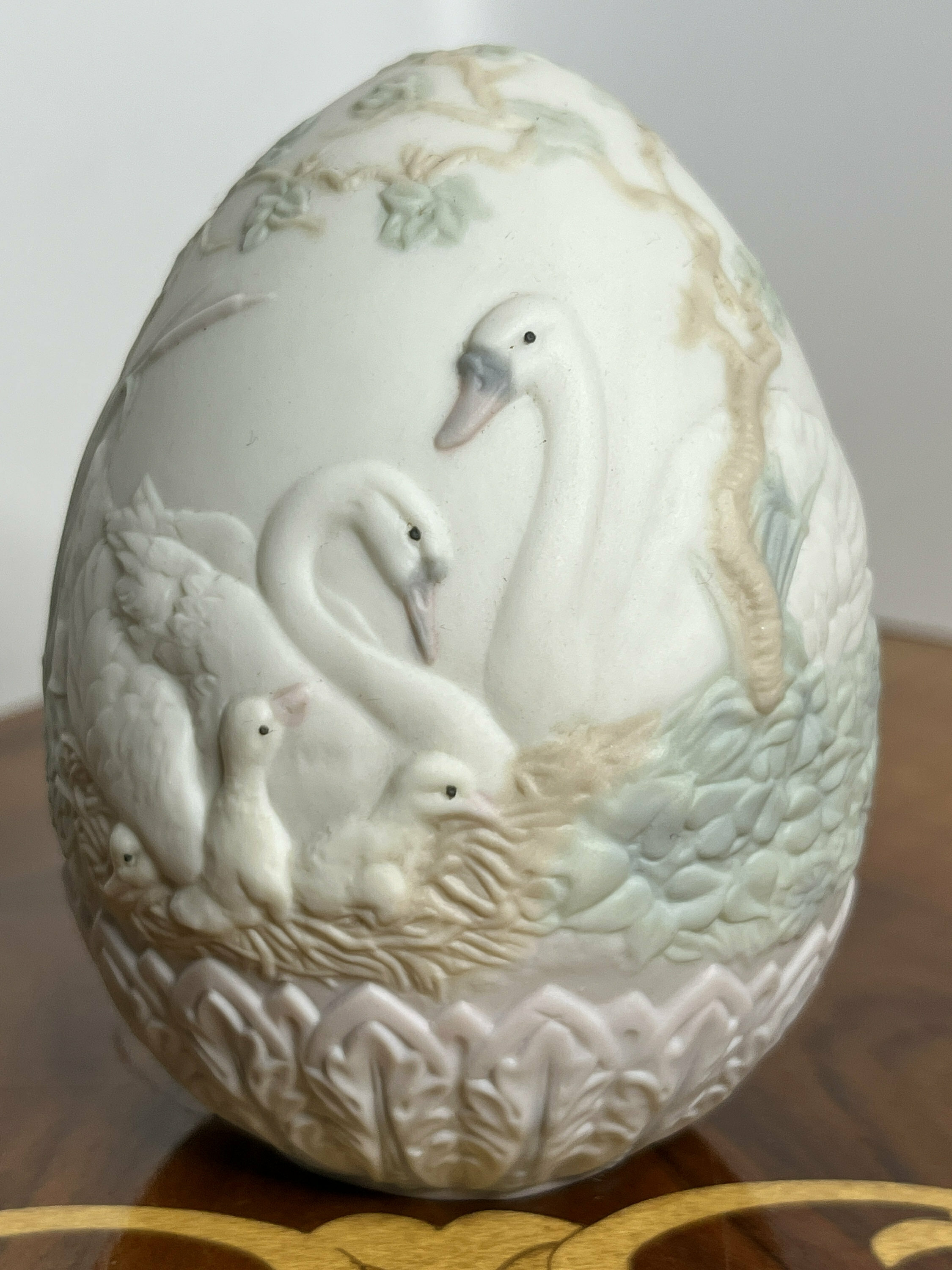 Lladró Easter Egg. 1994 Limited Edition No. 17532 With Its Original Box