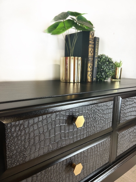 Stag Black Console Table/Dressing Table/ Media Sieboard photo for sale